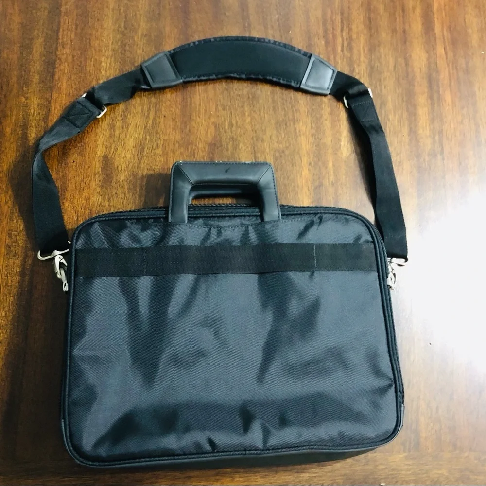 Dell shoulder hand laptop bag multiple compartment pockets black 14”X18”